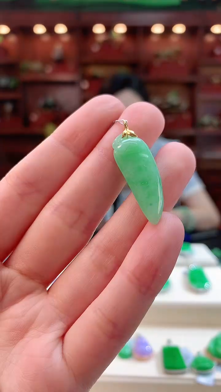 翡翠18K金镶嵌颈饰赠礼盒证书 敏