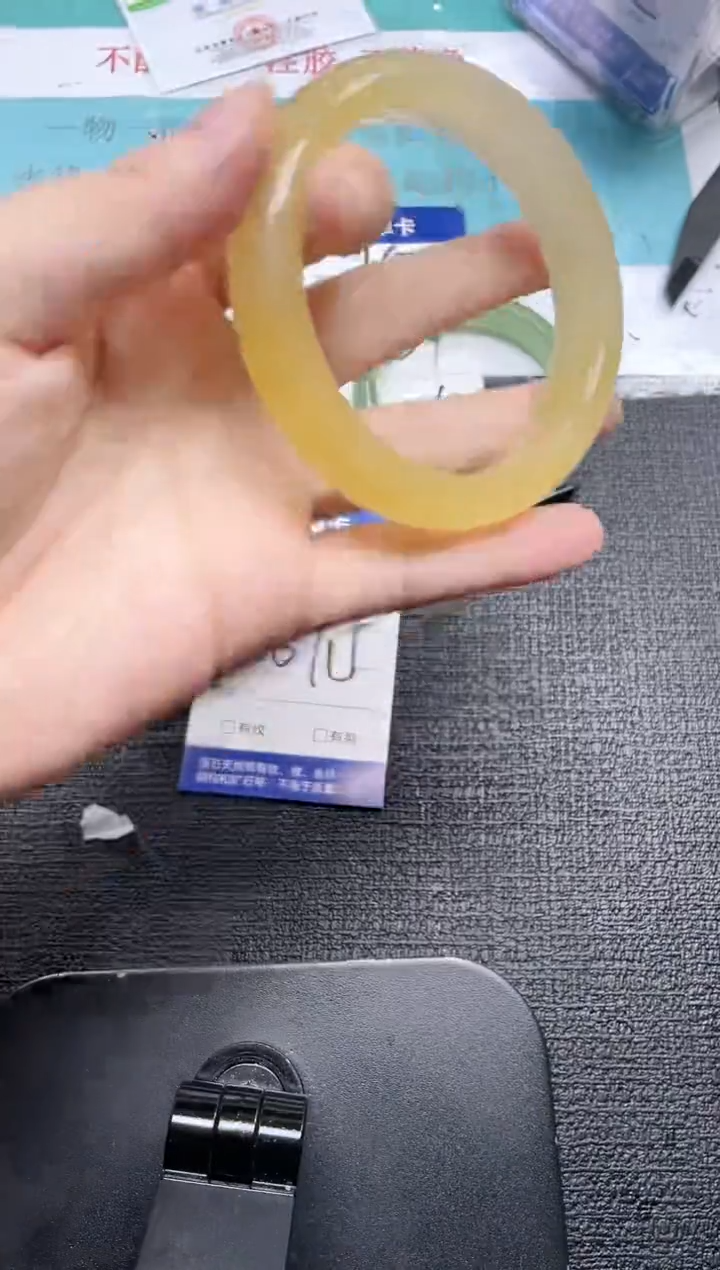 未镶嵌手镯石英质玉268-61