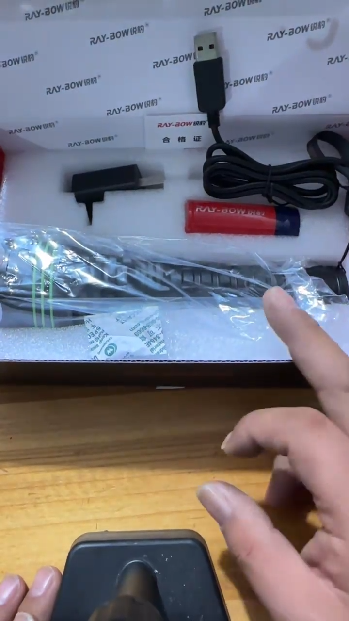 A856定焦手电带电池盒装微瑕