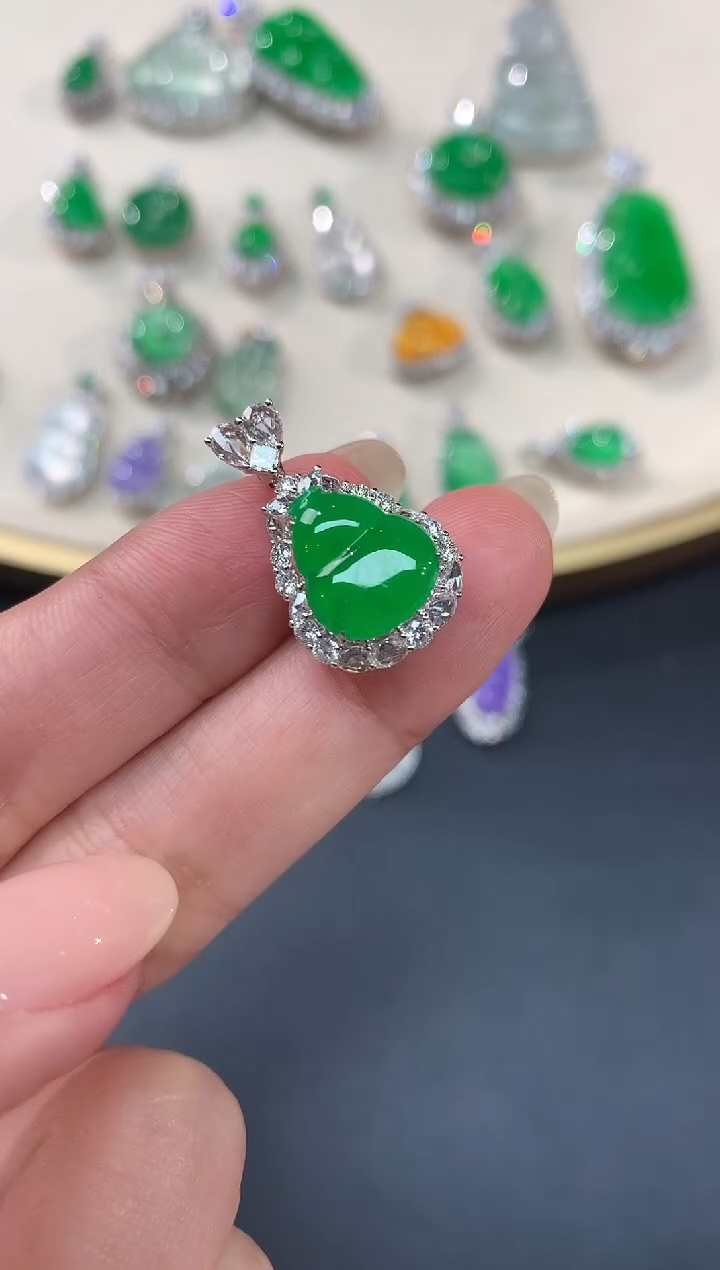 【闪购商品】翡翠吊坠(不含链)18K金镶嵌吊坠A291|39800