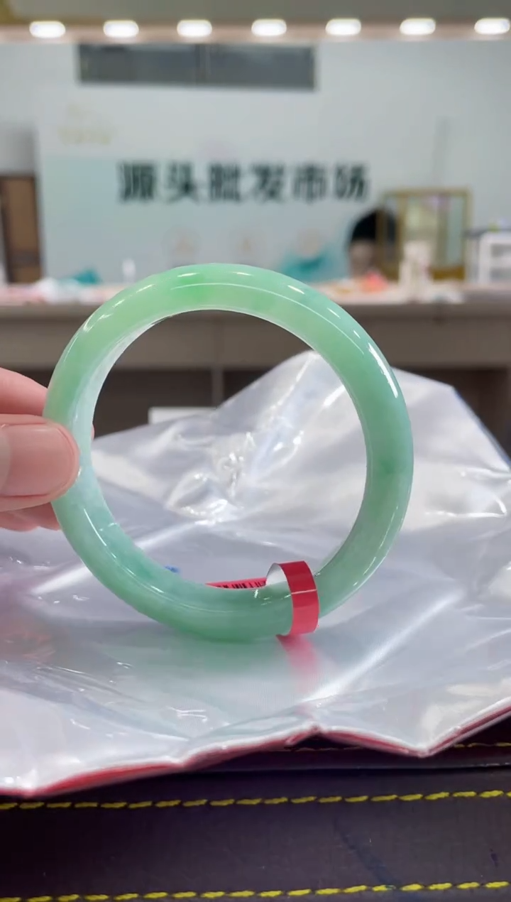 【闪购商品】翡翠手镯未镶嵌手镯