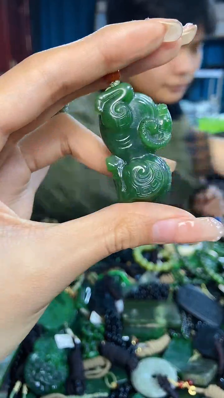 未镶嵌和田玉挂件1