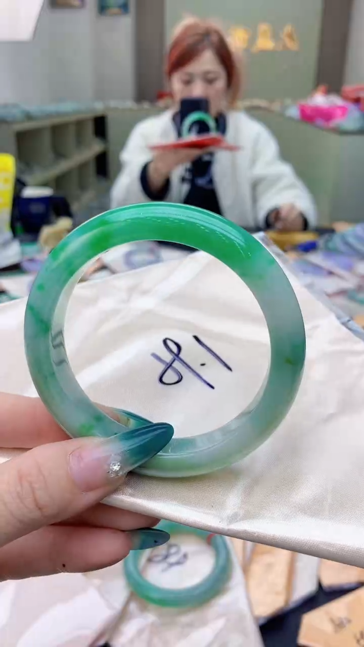 【闪购商品】翡翠手镯未镶嵌0464545345