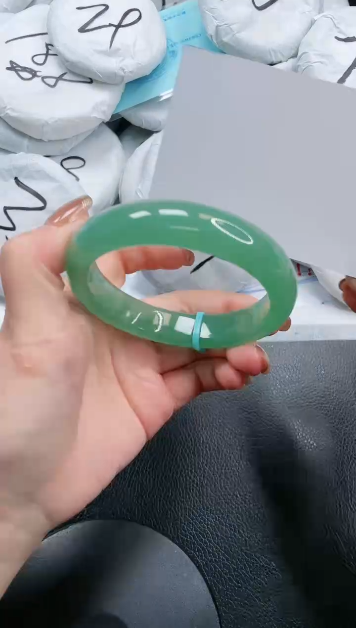 【闪购商品】石英质玉未镶嵌手镯14S294-62