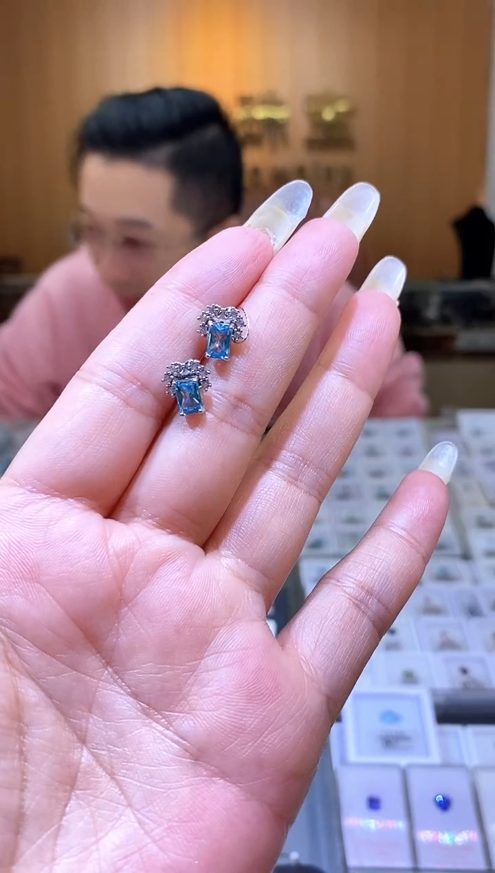 【闪购商品】锆石耳钉银S925镶嵌天然风信子耳钉