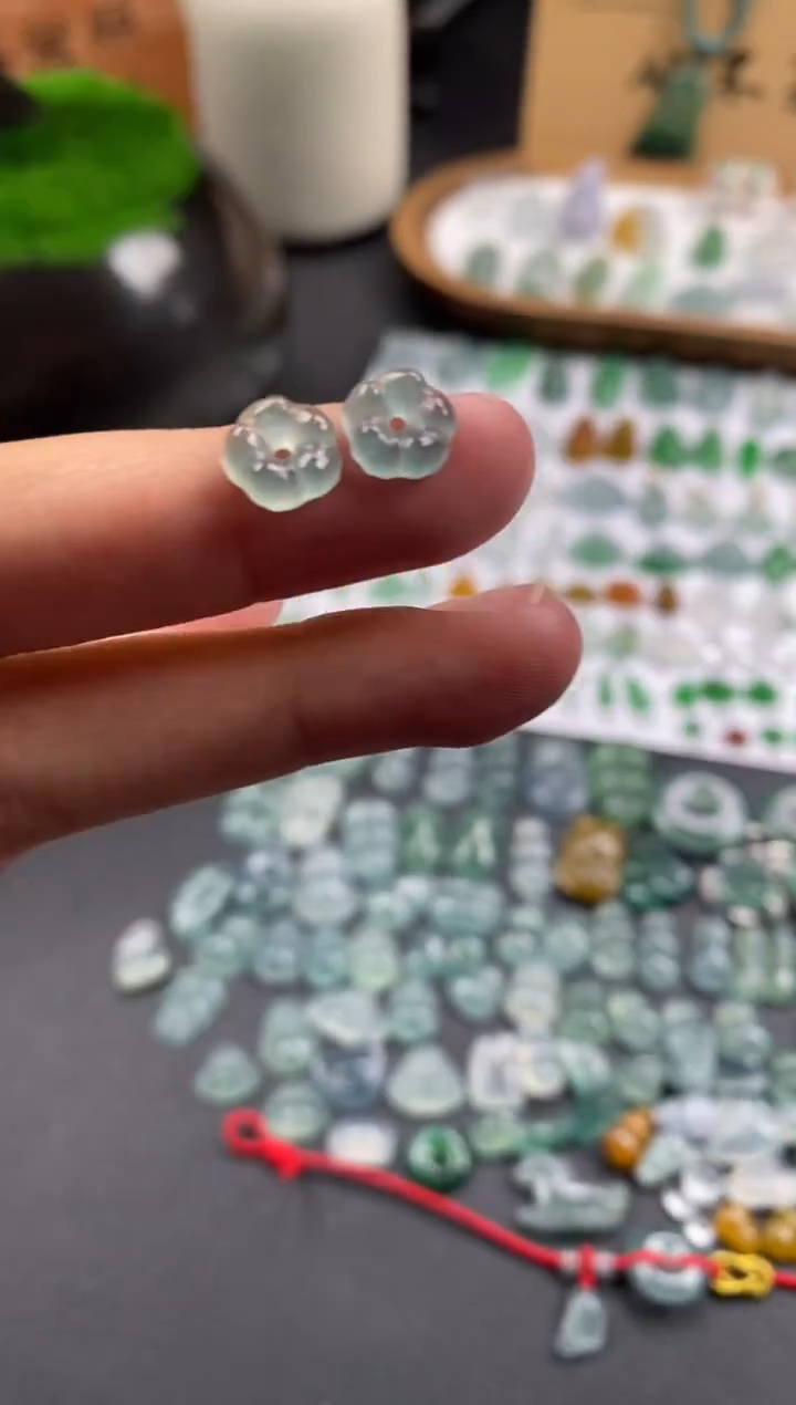 散珠翡翠晴底花花一对