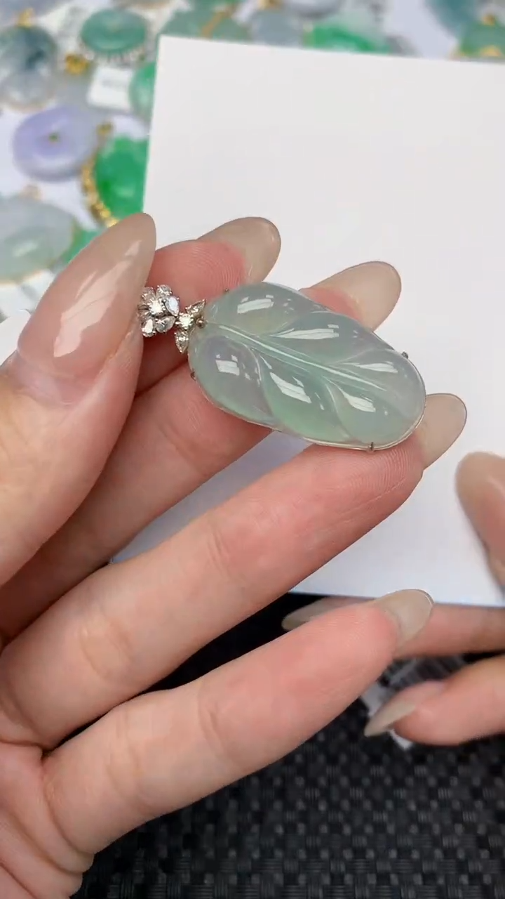 翡翠18K金镶嵌颈饰天然翡翠a货