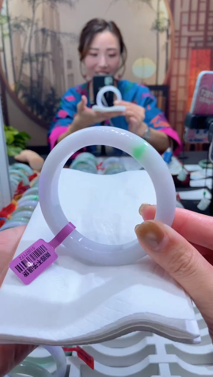 未镶嵌手镯翡翠000073382