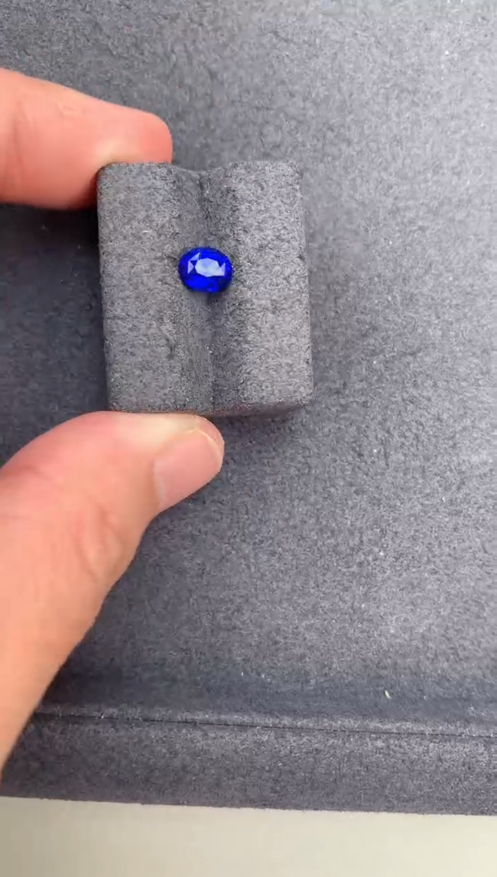 【闪购商品】蓝宝石裸石未镶嵌1.1ct皇家蓝