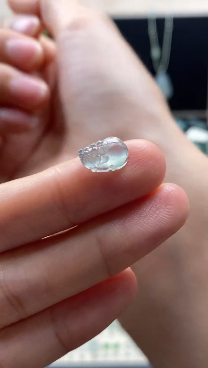 翡翠未镶嵌颈饰翡翠高冰貔貅