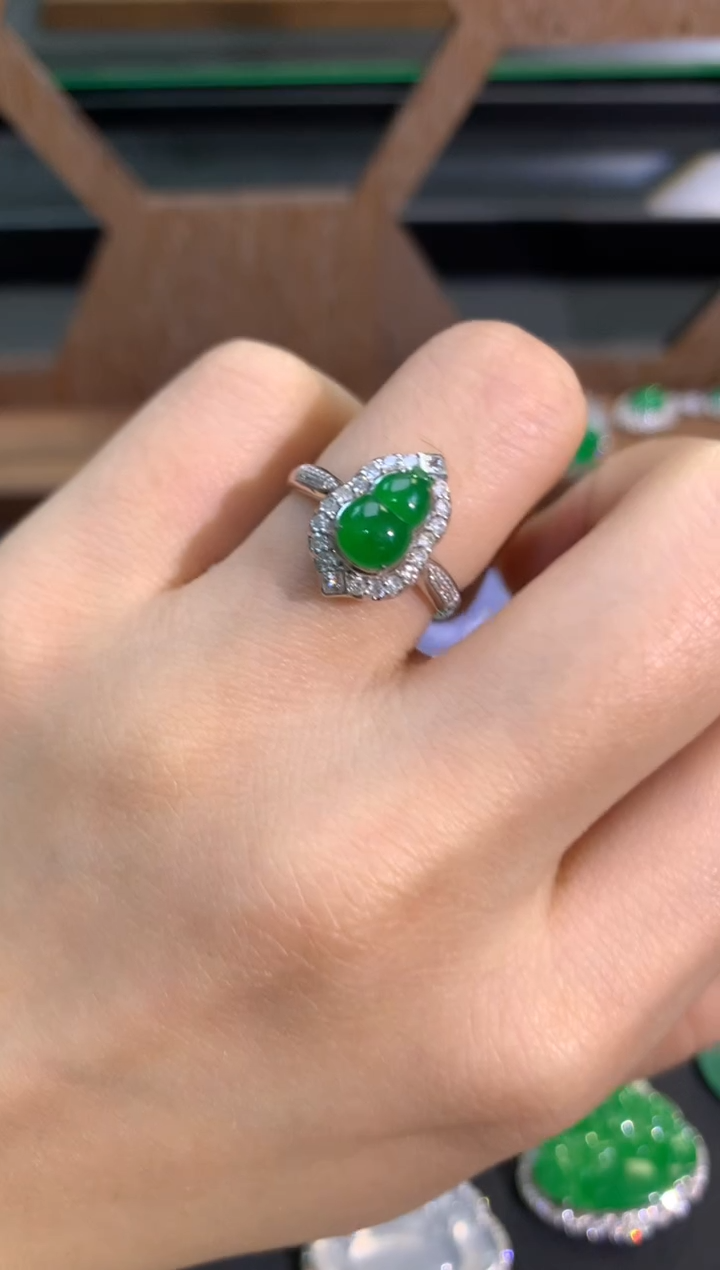 【闪购商品】翡翠吊坠(不含链)18K金镶嵌戒指