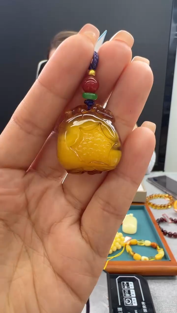 【闪购商品】未镶嵌琥珀颈饰24秒拍号