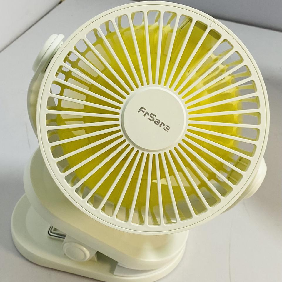 可夹可立走到哪吹到哪  桌面夹式USB小风扇混发混色