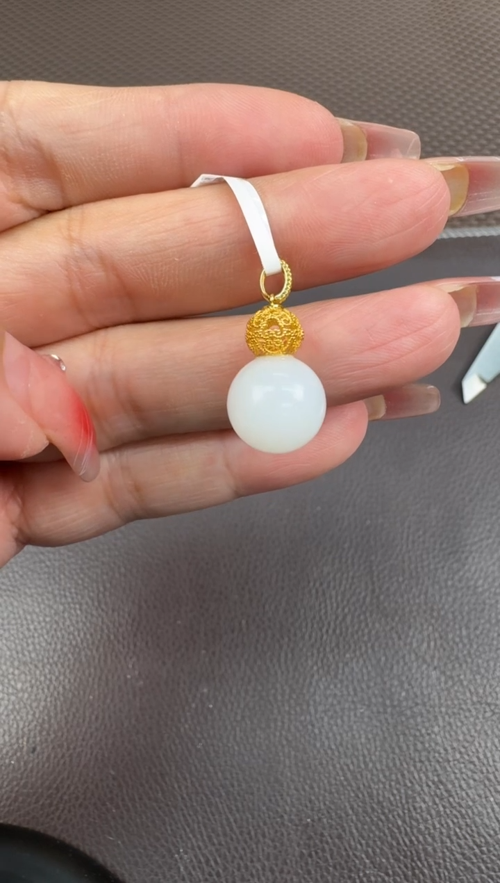 【闪购商品】和田玉挂件18K金镶嵌挂件