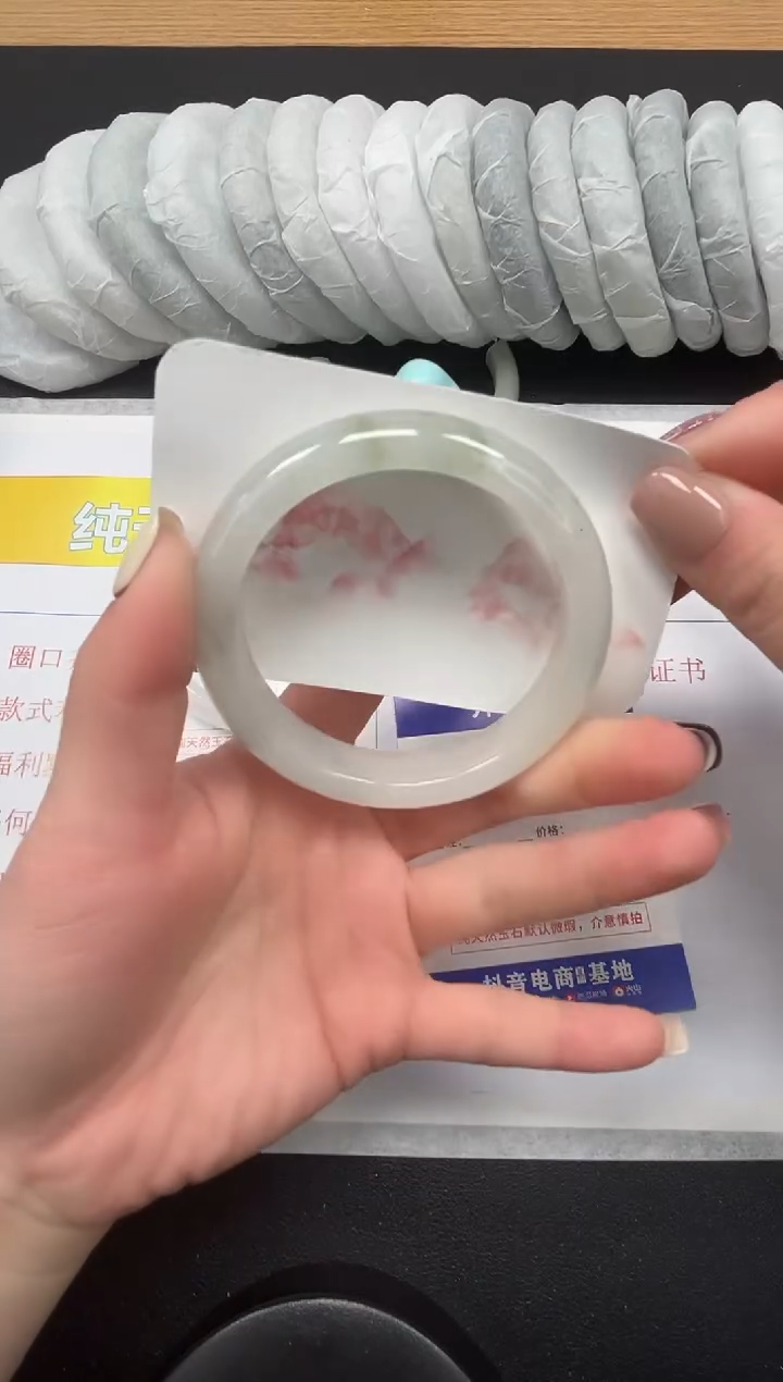 【闪购商品】石英质玉手镯未镶嵌38-58.2