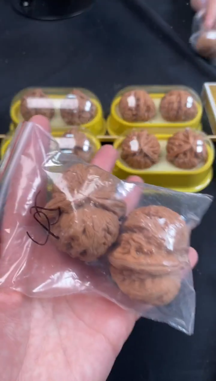 把件文玩核桃元宝45尺随机发