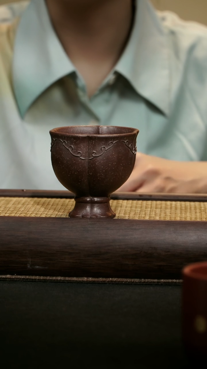 茶杯紫砂缠枝莲纹主人杯