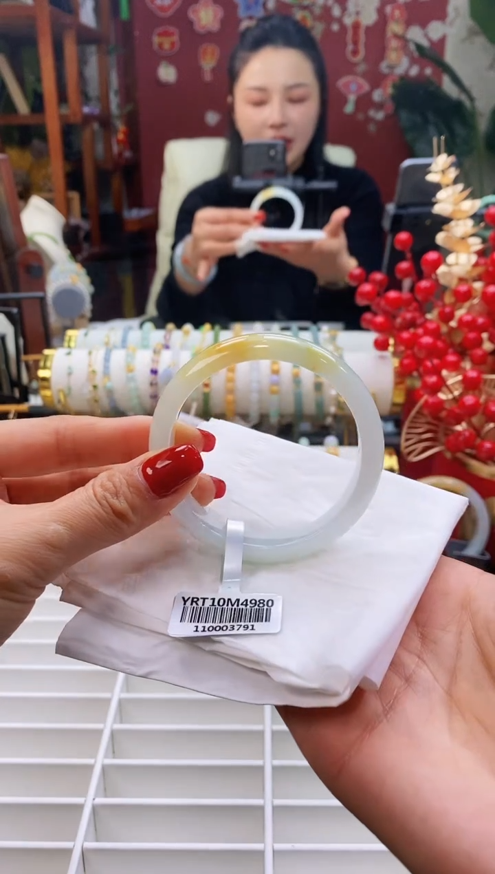 【闪购商品】翡翠手镯未镶嵌173黄翡5556/11.8*6.8