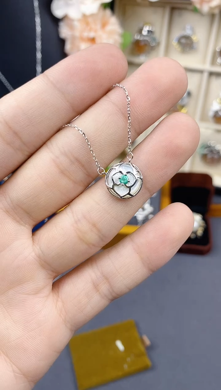 【闪购商品】祖母绿项链银S925镶嵌带证书
