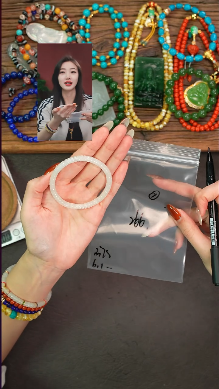 未镶嵌手串和田玉吃****叭遇见文玩品质回血