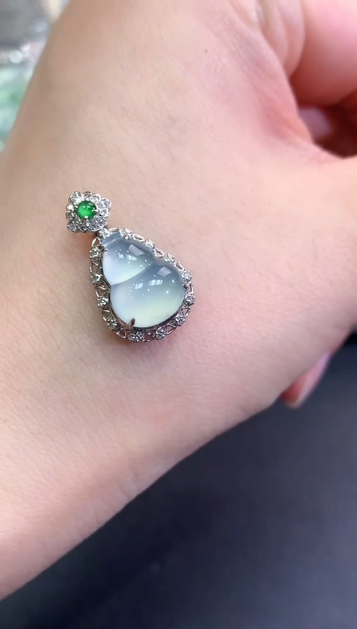 【闪购商品】翡翠颈饰18K金镶嵌C9