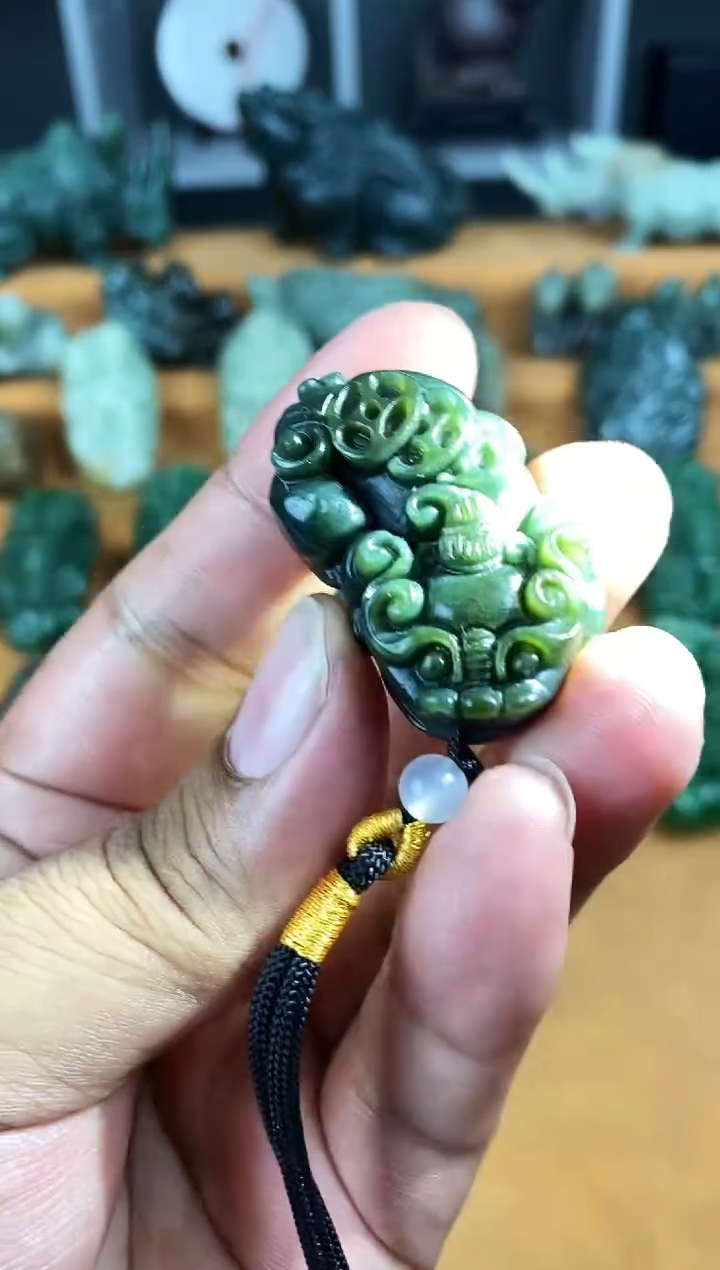 颈饰未镶嵌和田玉1