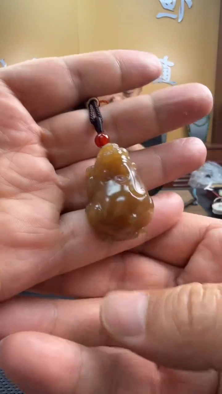 颈饰未镶嵌和田玉挂件