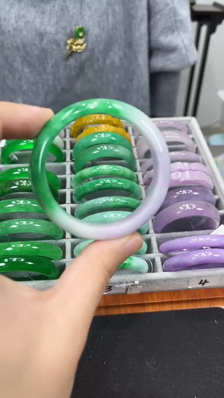 【闪购商品】砖雕h20 春带彩手镯 圈口53.3