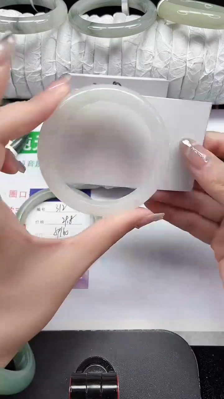 未镶嵌手镯石英质玉313-6466