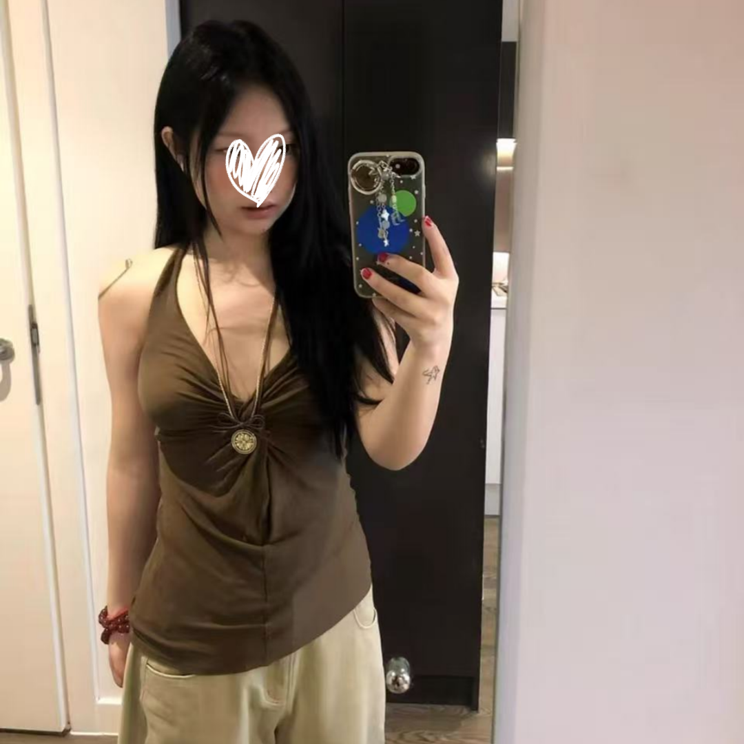 纯欲辣妹时尚气质修身挂脖领褶皱吊带女外穿小众设计感扭结上衣潮
