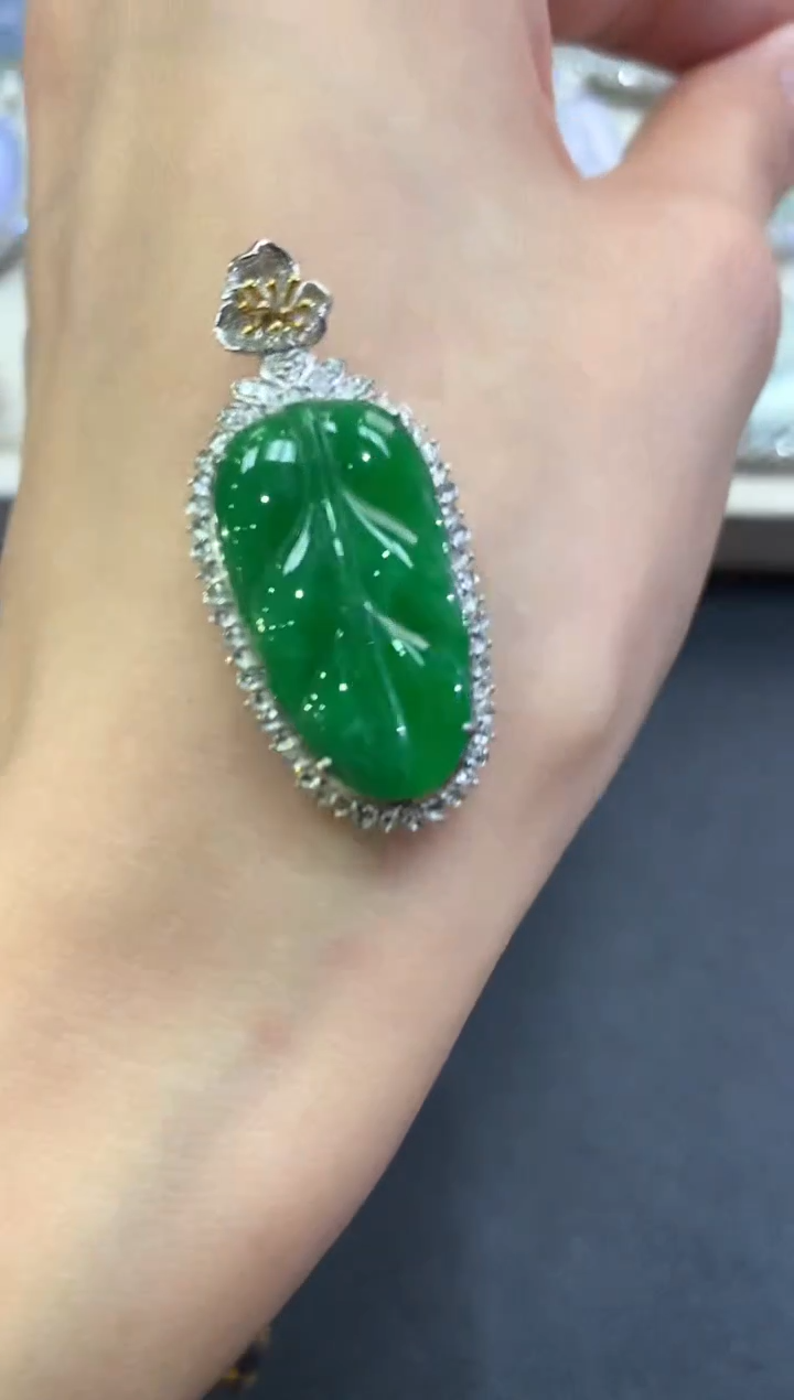 【闪购商品】翡翠吊坠(不含链)18K金镶嵌a178         
