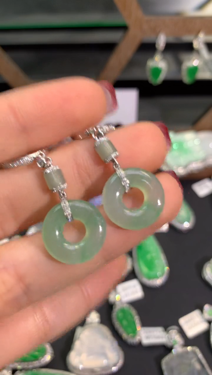 【闪购商品】翡翠吊坠(不含链)18K金镶嵌吊坠