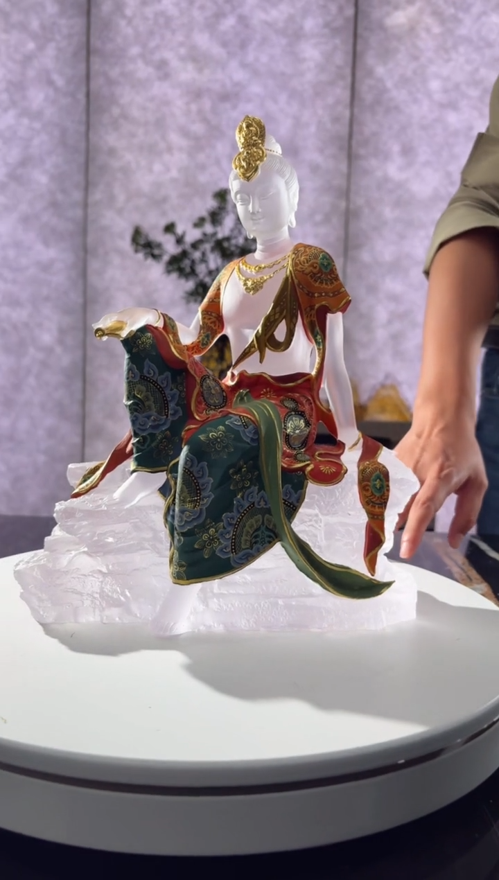 摆件一物一拍描金彩绘水月观音