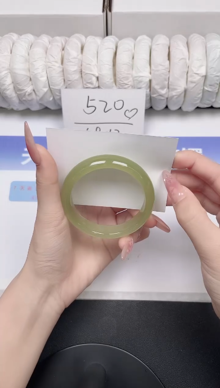 未镶嵌手镯石英质玉22-53.5