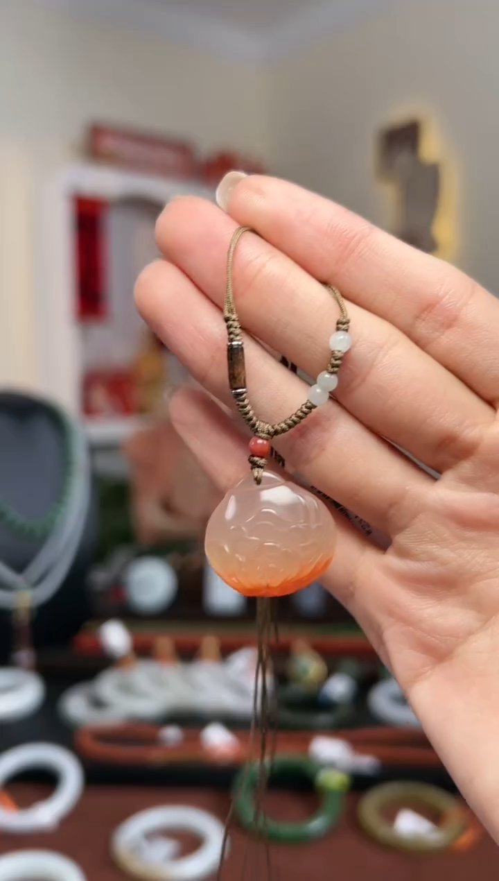 【闪购商品】南红玛瑙颈饰未镶嵌   