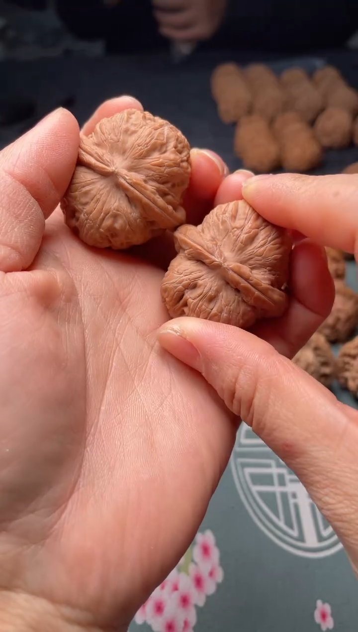 把件文玩核桃w110  元宝 40尺