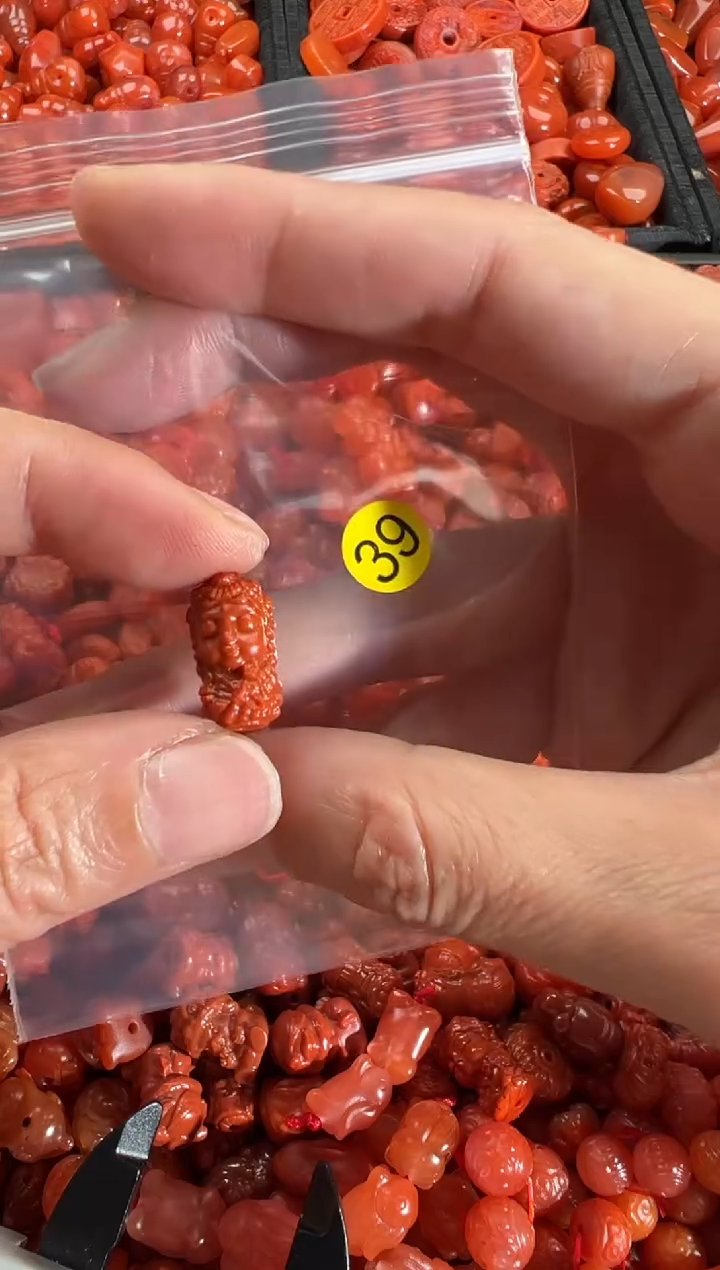 【闪购商品】南红玛瑙颈饰未镶嵌1