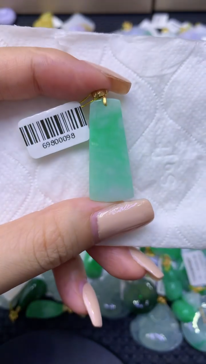 颈饰未镶嵌翡翠天然缅甸翡翠A货