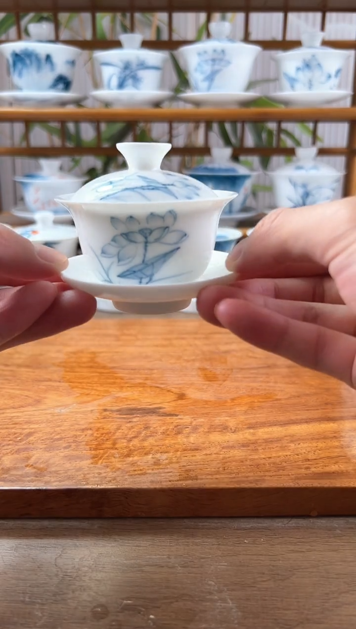 微瑕素莲80ml三才盖碗