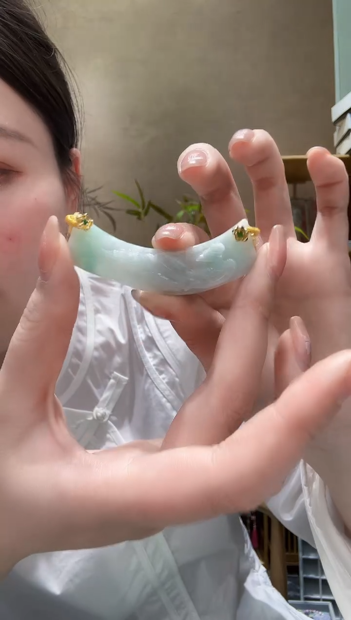 翡翠未镶嵌颈饰吊坠