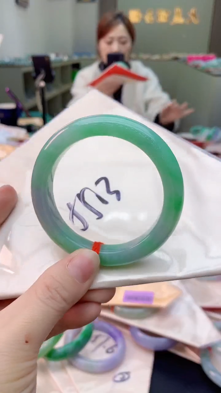 【闪购商品】翡翠手镯未镶嵌0414481154