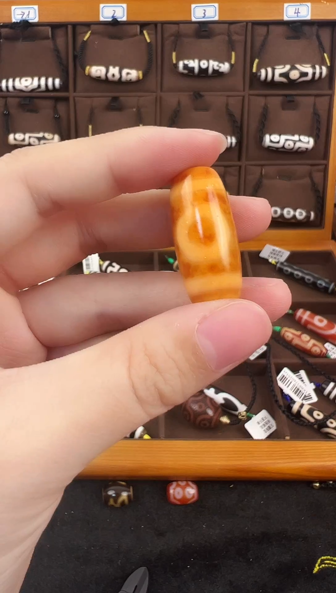 玛瑙/玉髓（覆膜）颈饰未镶嵌104.（微瑕）