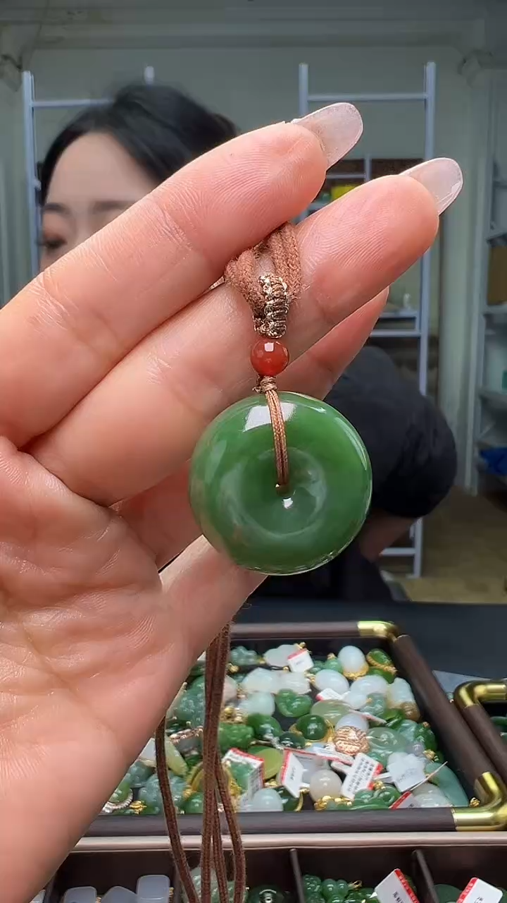 颈饰未镶嵌和田玉（多样性发货.发其一)12.02.28