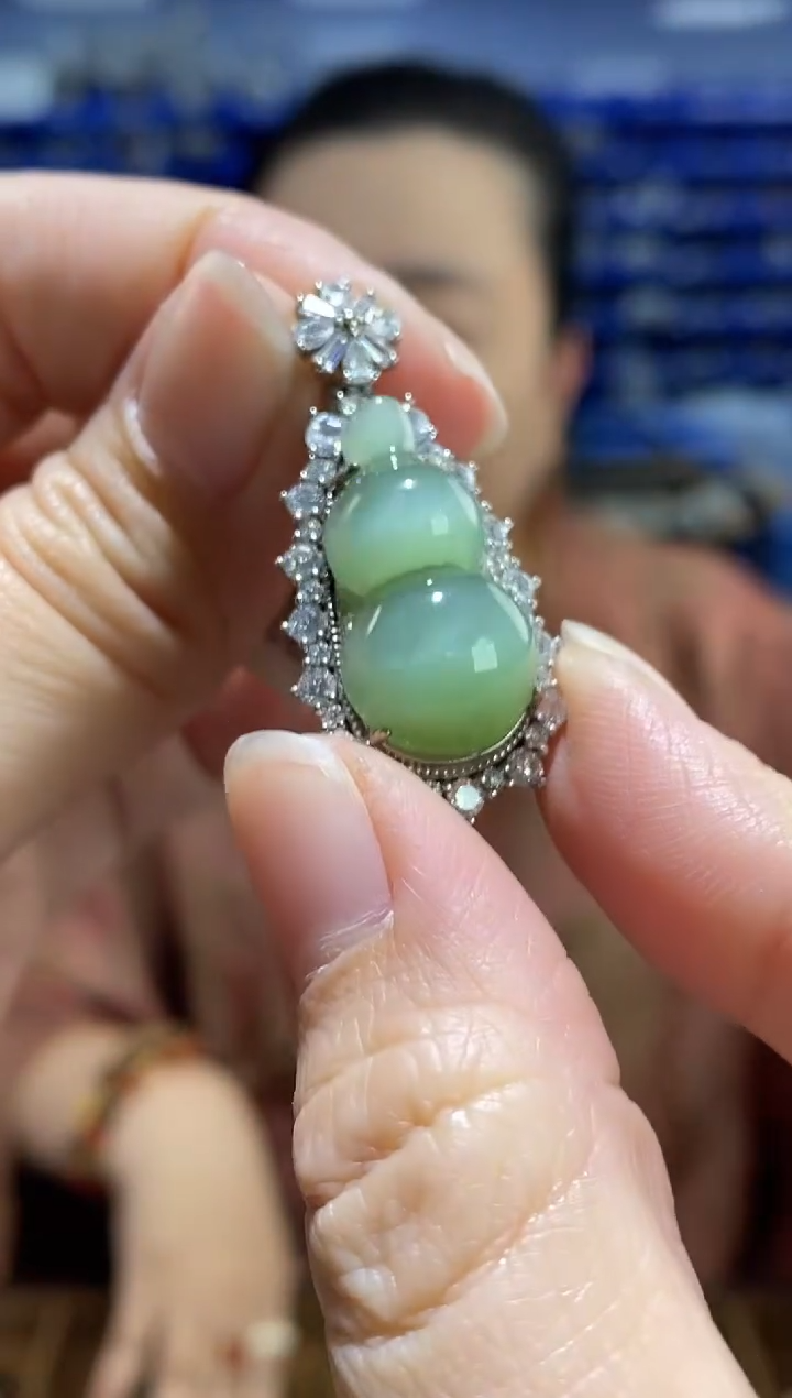 吊坠(不含链)银S925镀金镶嵌和田玉DZ4902