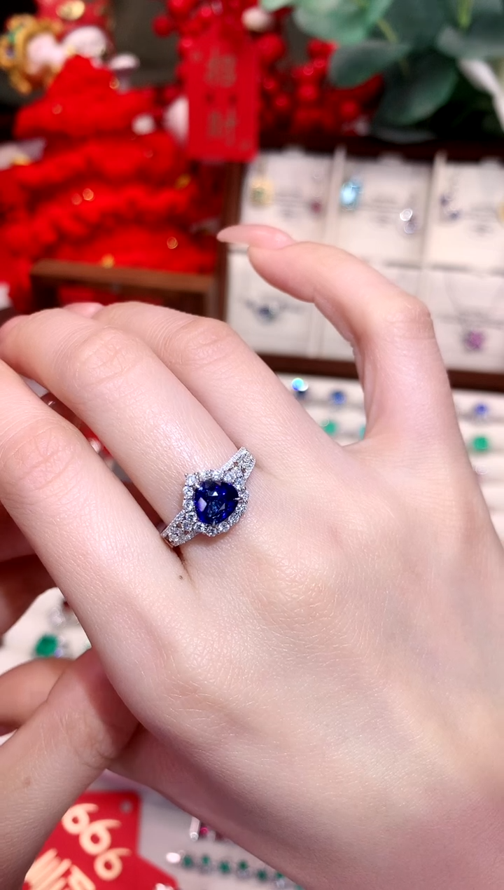 【闪购商品】蓝宝石戒指18K金镶嵌1.75ct/天然宝石/七天无理由