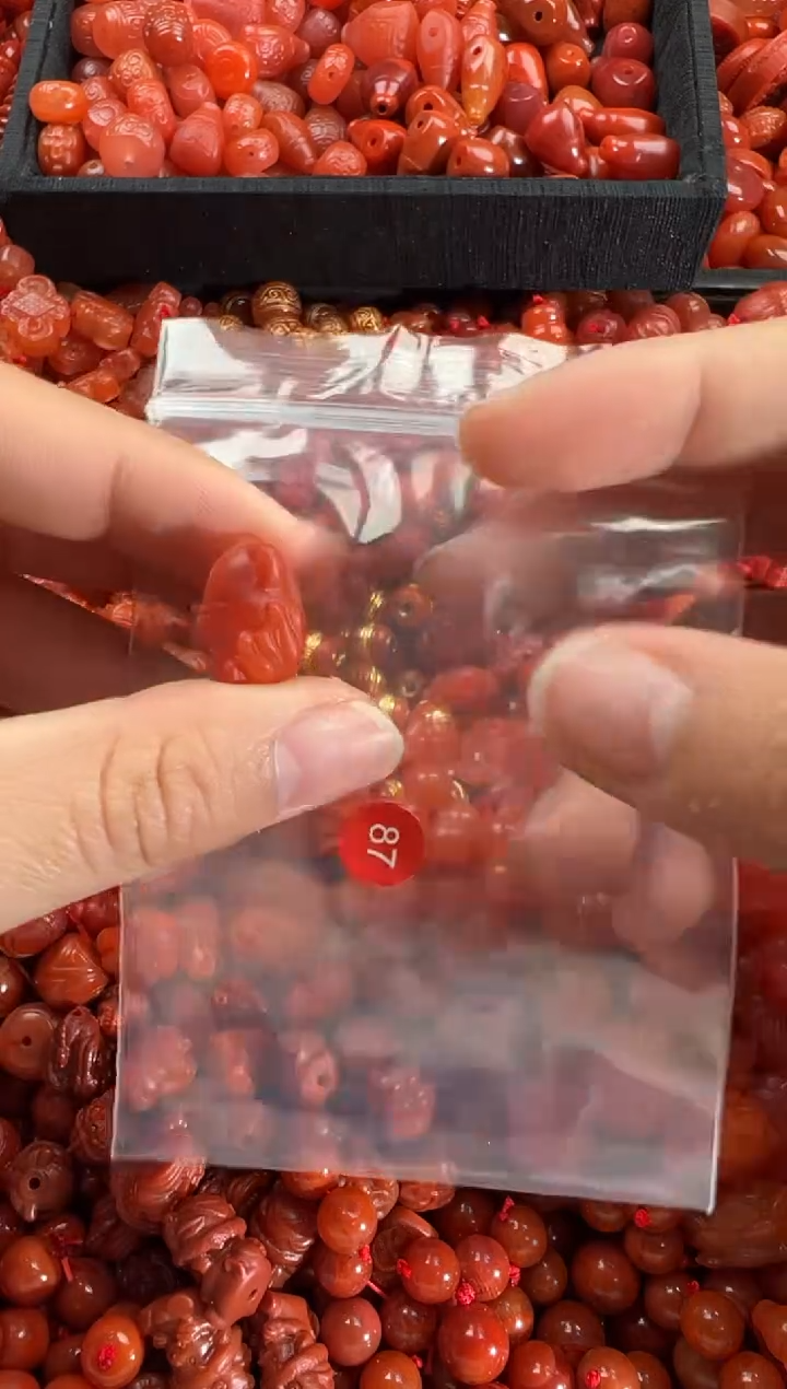 【闪购商品】南红玛瑙颈饰未镶嵌1