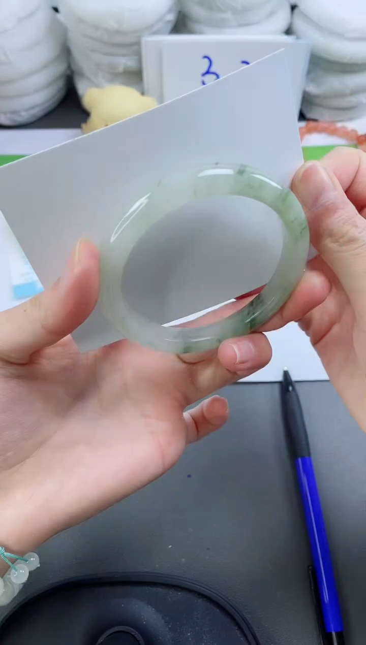 【闪购商品】石英质玉手镯未镶嵌137-56.3