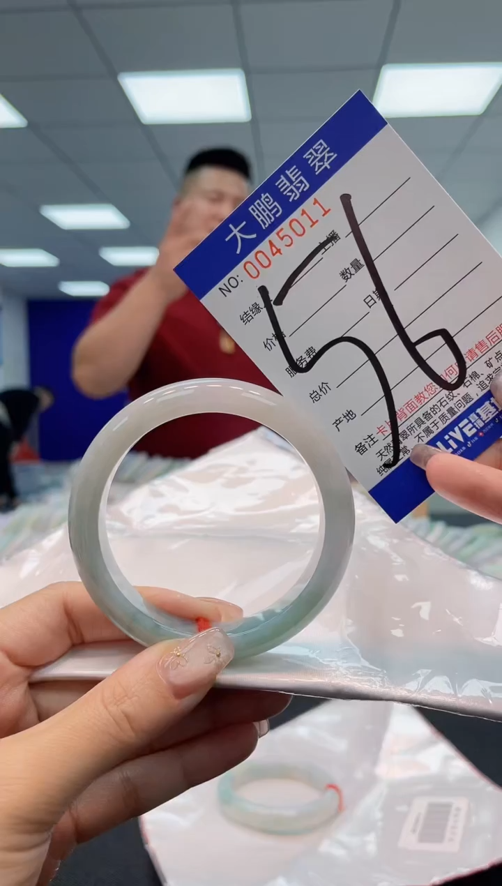 【闪购商品】翡翠手镯未镶嵌AAAAAAAAAA