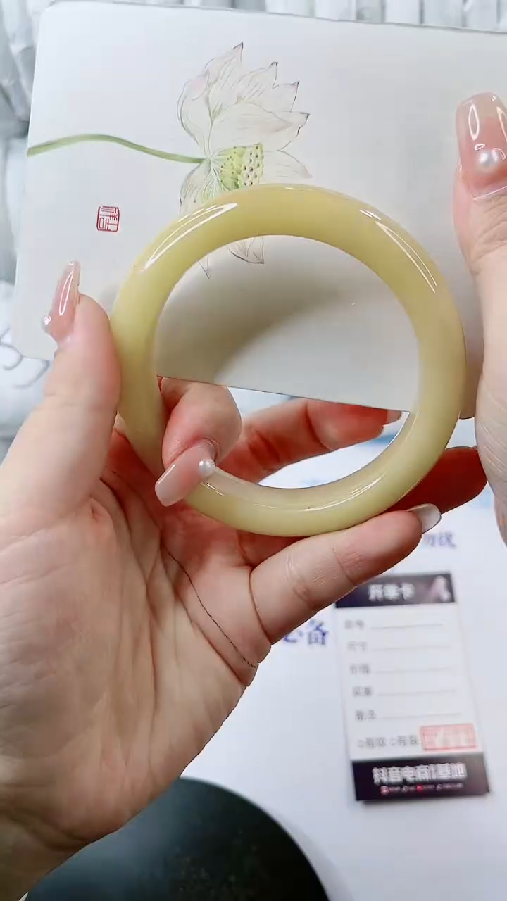 【闪购商品】石英质玉手镯未镶嵌1051945925-多样性发货