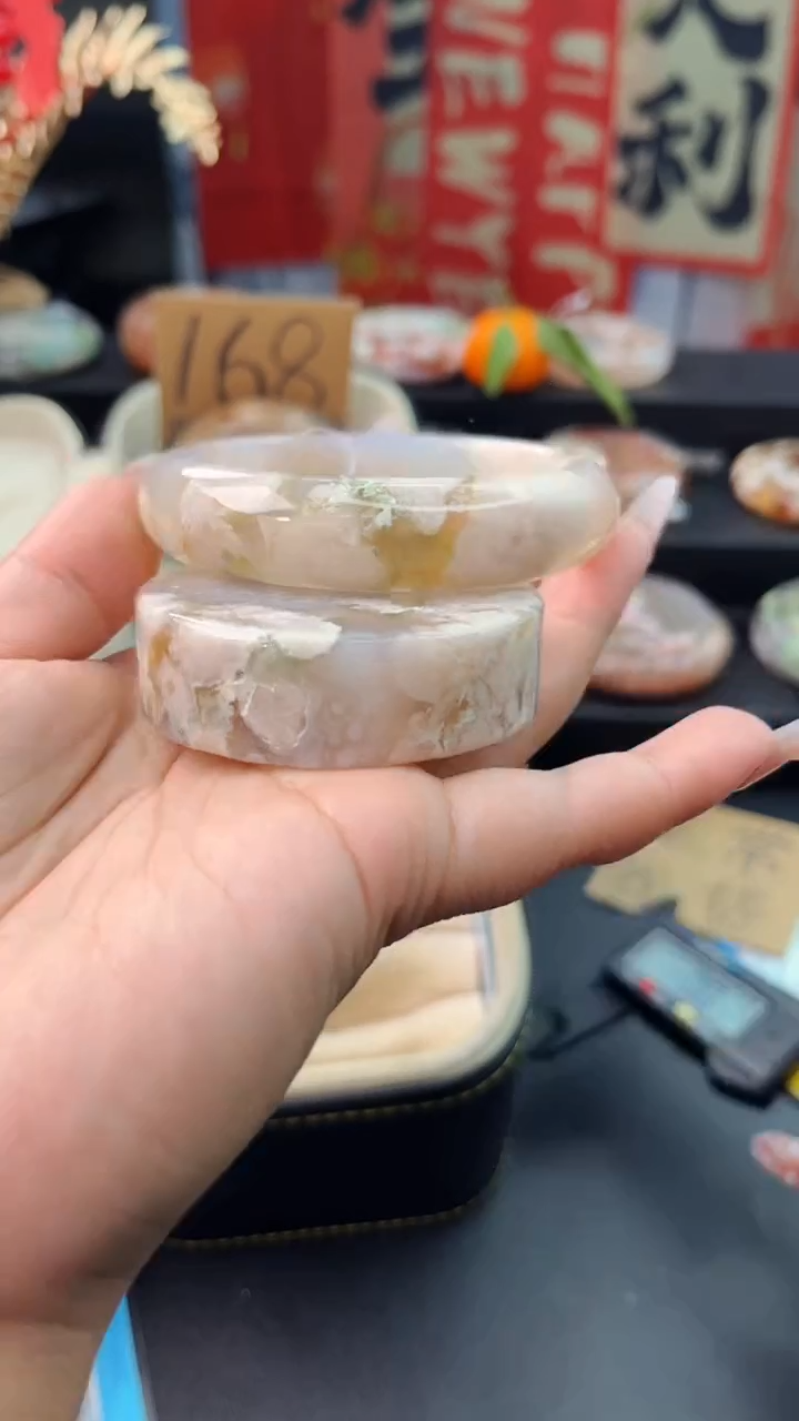 【闪购商品】石英质玉手镯未镶嵌赠送镯心（57圈口）